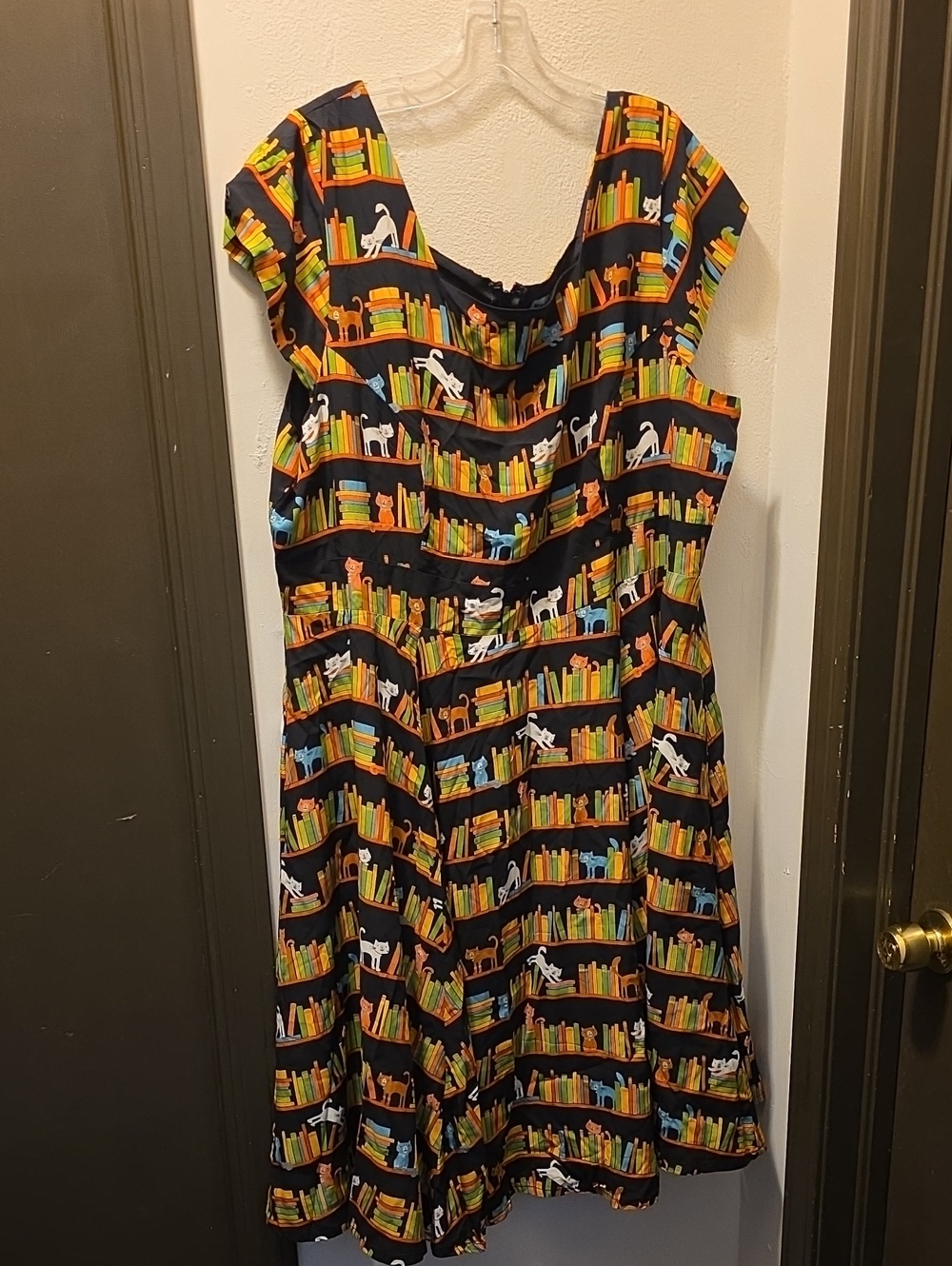 Magnolia Place Dress with Multicolor Book & Cat Print 3X. NWT